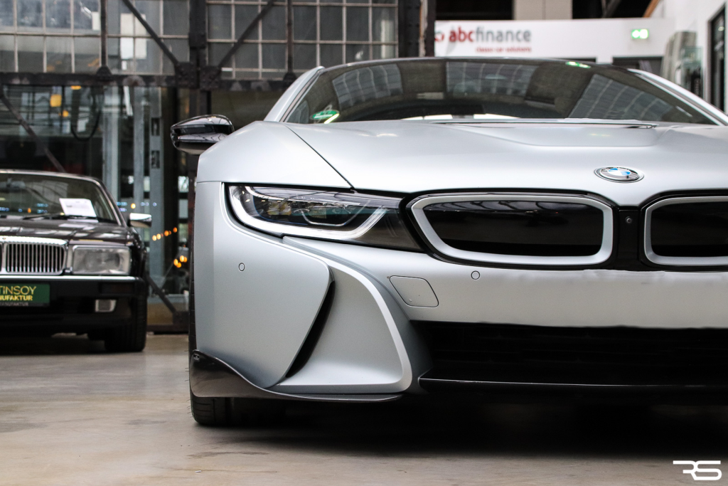 i8